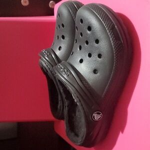 Black crocs